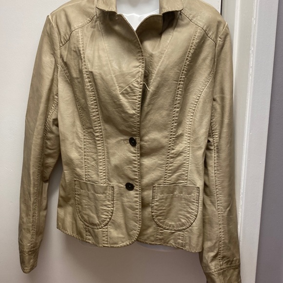 Jacket - Picture 1 of 2